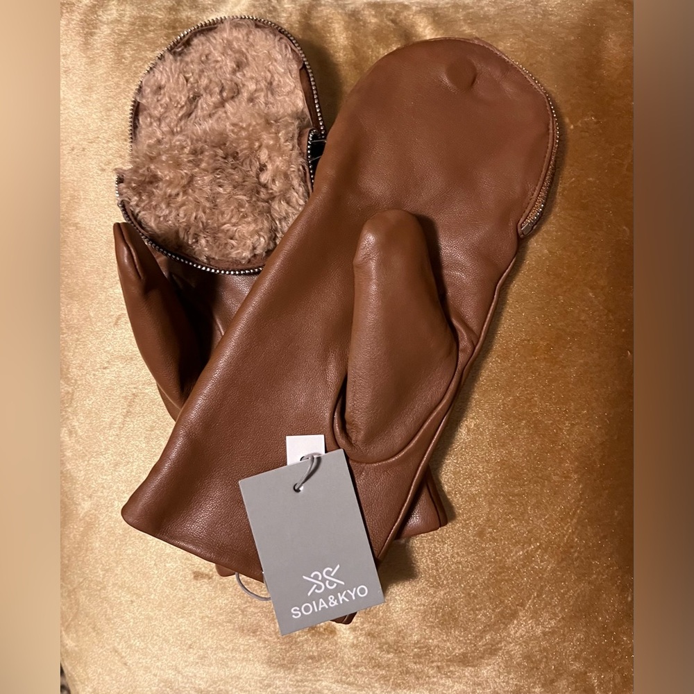 NWT SOIA & KYO Beatrice leather mittens size M